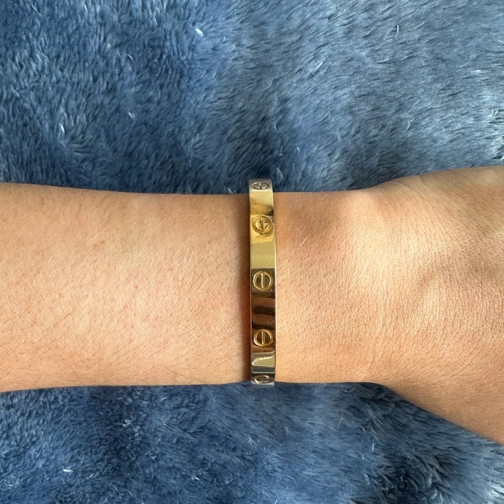 Cartier love bracelet size 16